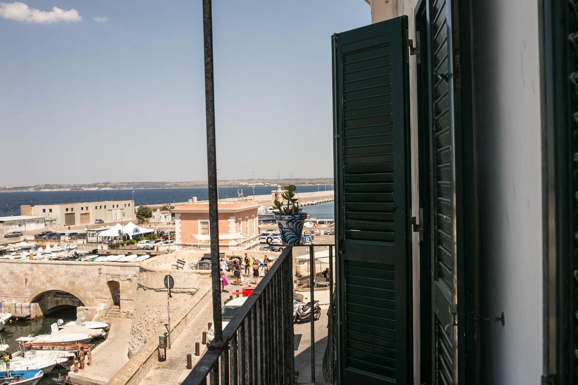 4 Balconi House-San Gregorio Palazzo Unico Vista Mare Villa Gallipoli Exterior photo